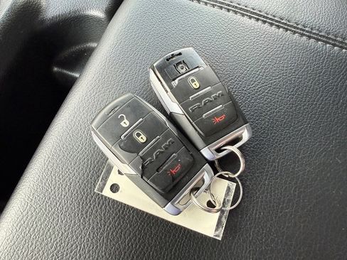 Used 2021 RAM 1500 Big Horn image 29