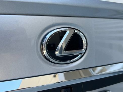 Used 2025 Lexus ES 300h w/ Premium Package FWD image 19
