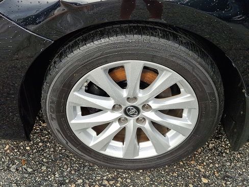 Used 2019 Toyota Camry LE FWD image 28
