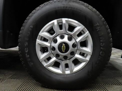 Used 2025 Chevrolet Silverado 2500 LT w/ Convenience Package image 8