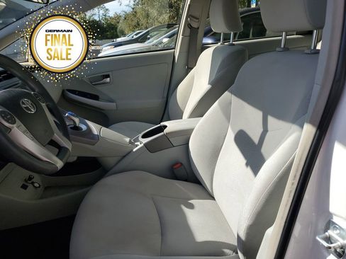 Used 2014 Toyota Prius Two image 16