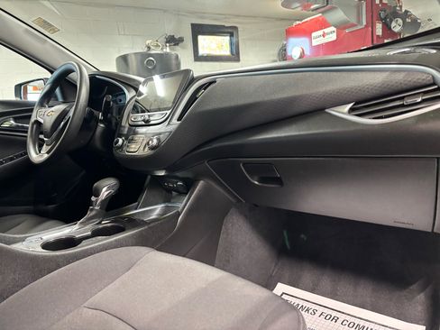 Used 2023 Chevrolet Malibu LT image 13