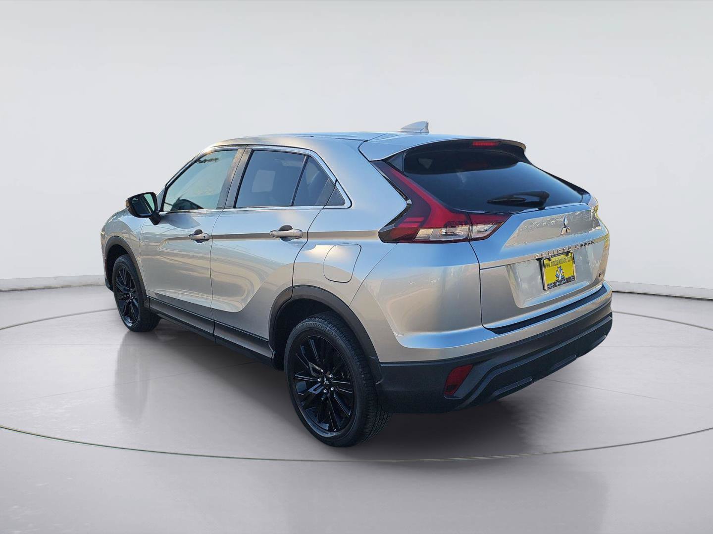 Used 2023 Mitsubishi Eclipse Cross LE AWD/4WD image 3