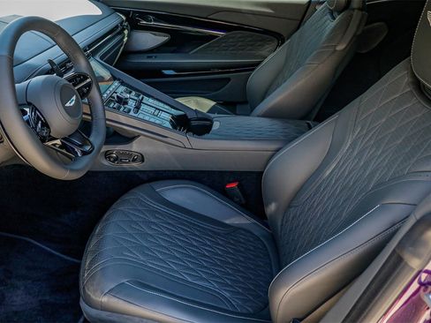Used 2024 Aston Martin DB12 Coupe image 17