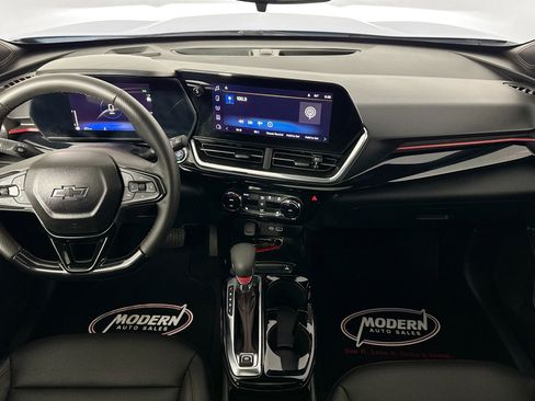 Used 2024 Chevrolet Trax RS w/ Sunroof Package image 25