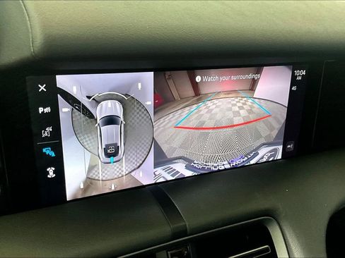 Used 2025 Porsche Taycan image 17