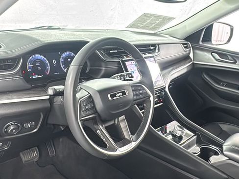 Used 2024 Jeep Grand Cherokee Limited image 37