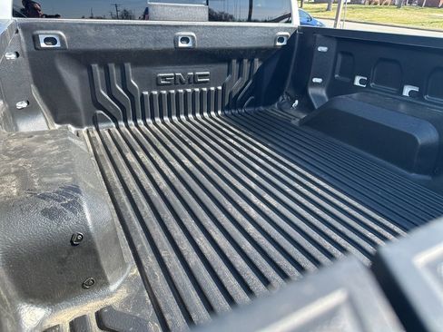 Used 2022 GMC Sierra 1500 SLT w/ SLT Convenience Package image 9