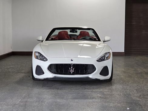 Used 2018 Maserati GranTurismo Sport image 2