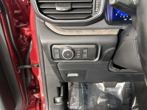 Used 2022 Ford Explorer Platinum w/ Technology Package AWD/4WD image 15