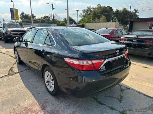 Used 2017 Toyota Camry LE FWD image 5