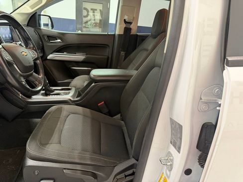Used 2021 Chevrolet Colorado LT w/ Safety Package RWD image 12