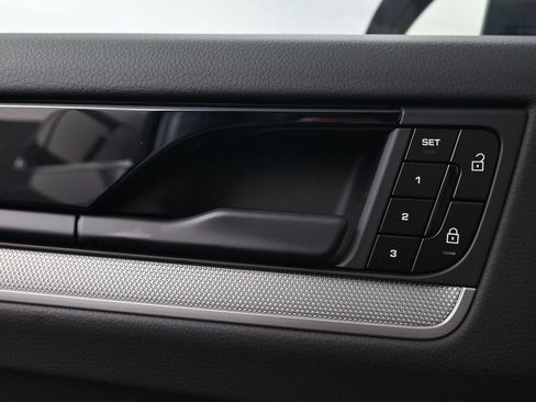 New 2026 Porsche Cayenne E-Hybrid AWD/4WD image 18