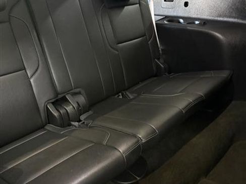 Used 2018 Chevrolet Suburban Premier image 19
