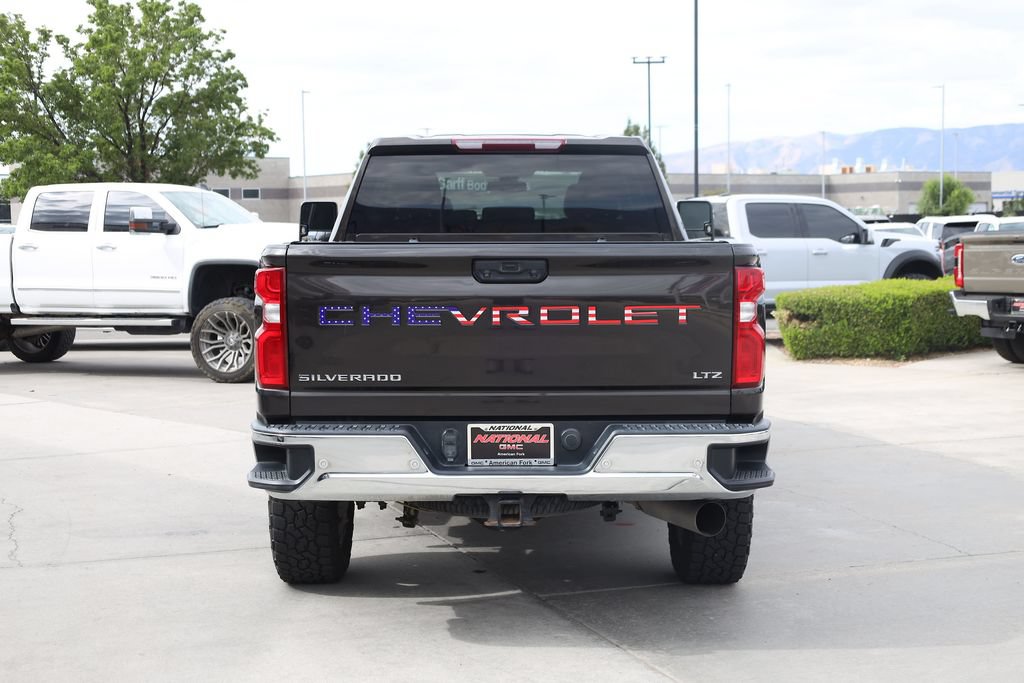 Used 2020 Chevrolet Silverado 3500 LTZ AWD/4WD image 5