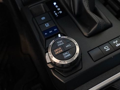 Used 2025 Toyota 4Runner TRD Off-Road Premium AWD/4WD image 38