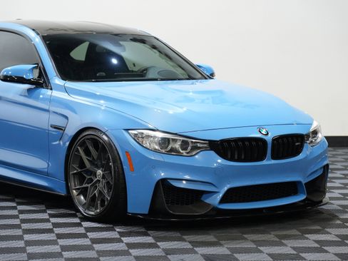 Used 2017 BMW M4 Coupe w/ Competition Package RWD image 9