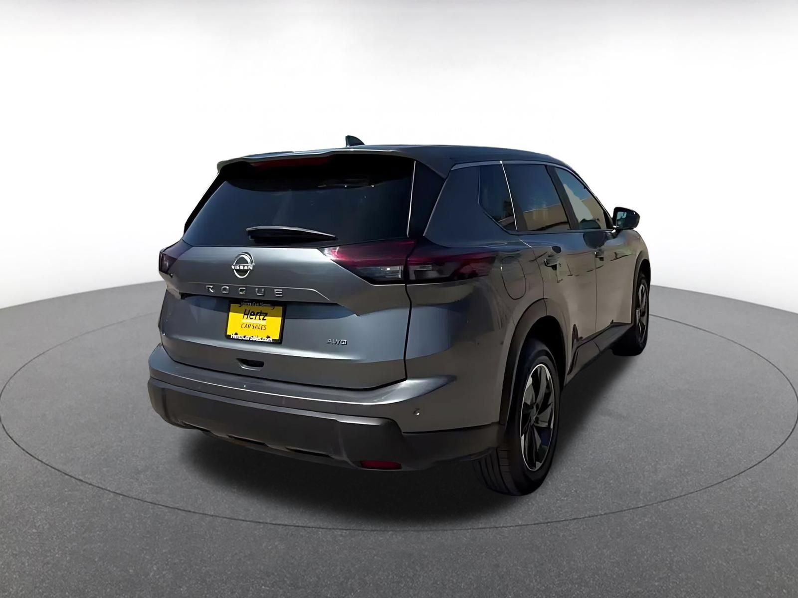 Used 2025 Nissan Rogue SV AWD/4WD image 13