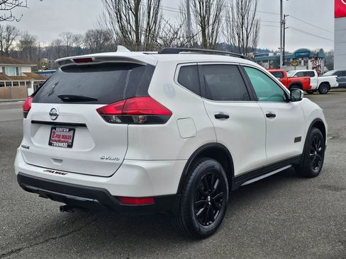 Used 2017 Nissan Rogue SV image 5