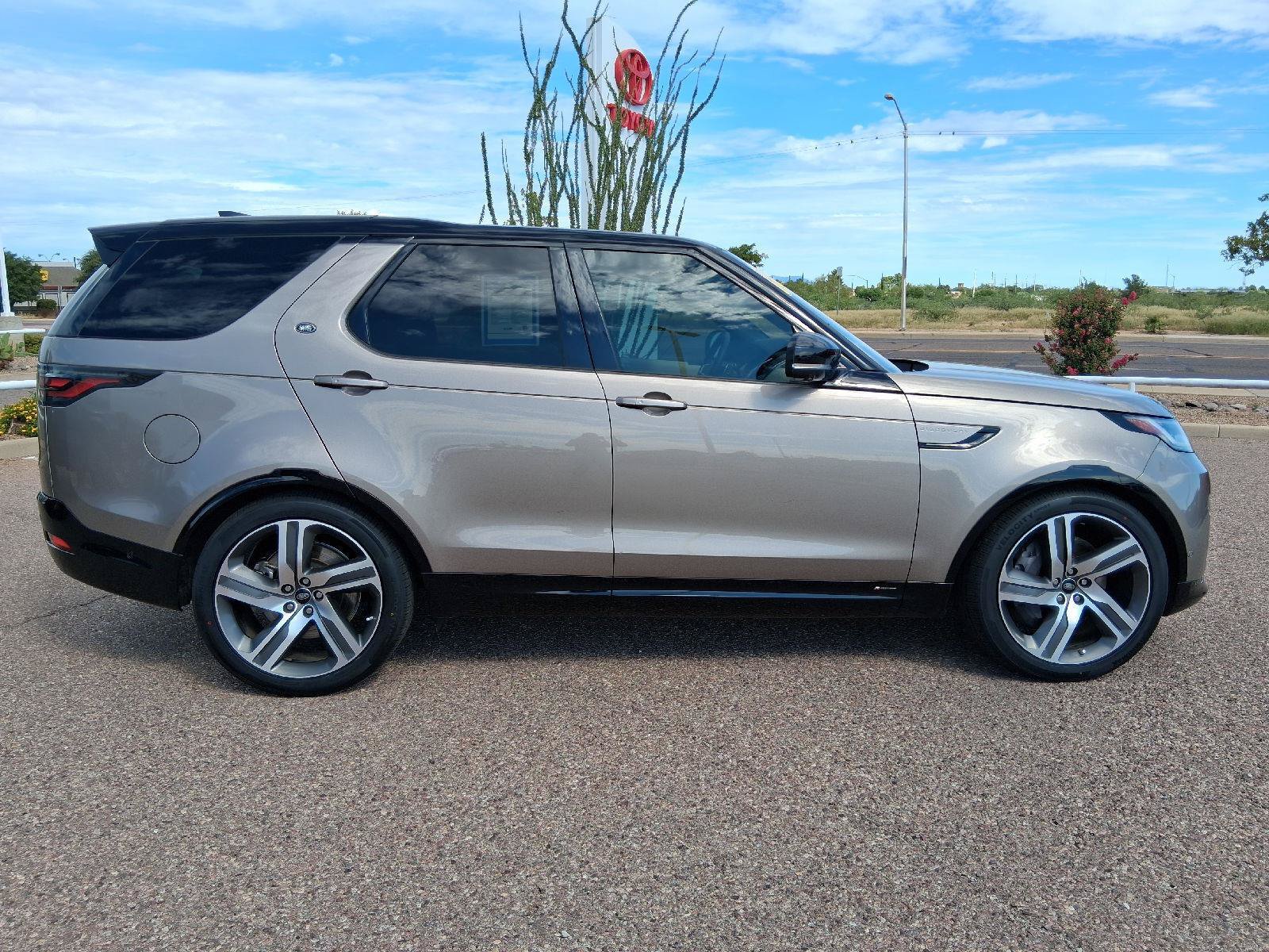 Used 2021 Land Rover Discovery HSE R-Dynamic AWD/4WD image 7
