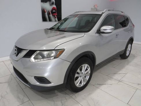 Used 2016 Nissan Rogue SV w/ SV Moonroof Package AWD/4WD image 7