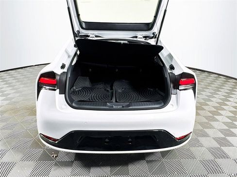 Certified 2024 Toyota Prius XLE image 28