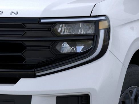 New 2025 Ford Expedition Active image 18