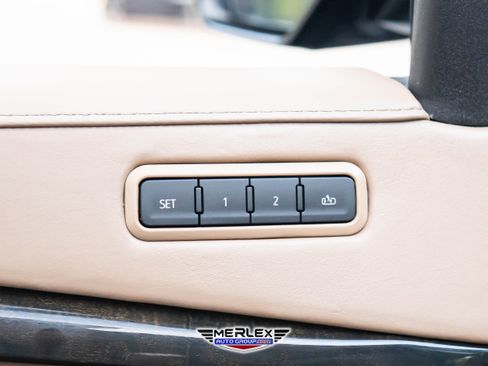 Used 2019 Cadillac Escalade ESV Platinum image 41