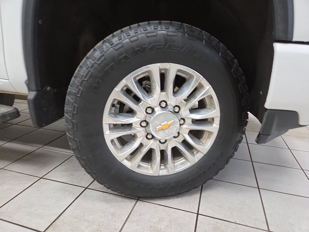 Used 2022 Chevrolet Silverado 2500 High Country AWD/4WD image 7