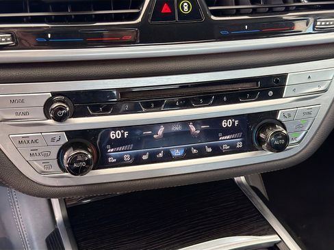 Used 2019 BMW 740i w/ Executive Package image 34