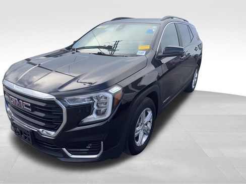 Used 2022 GMC Terrain SLE w/ Driver Convenience Package AWD/4WD image 2