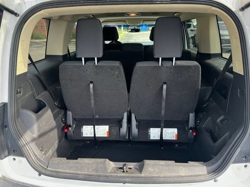 Used 2019 Ford Flex SE FWD image 13