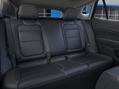 New 2026 Chevrolet Trax ACTIV w/ Sunroof Package FWD image 17