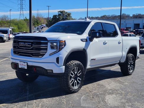 Used 2025 GMC Sierra 1500 AT4 w/ AT4 Premium Package image 8