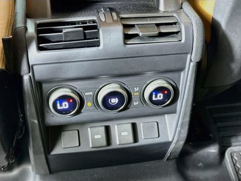 Certified 2024 Land Rover Defender 110 V8 AWD/4WD image 27