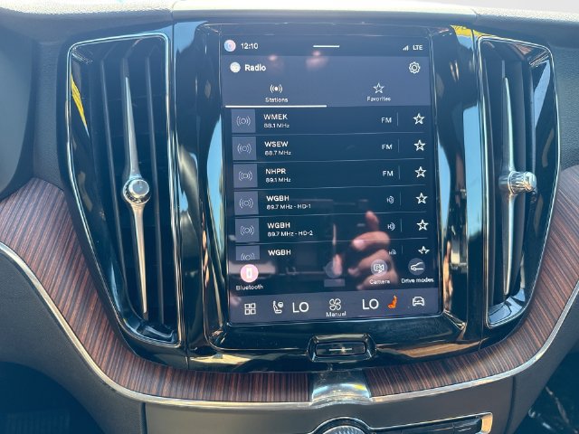 Certified 2025 Volvo XC60 T8 Plus w/ Protection Package Premier AWD/4WD image 15