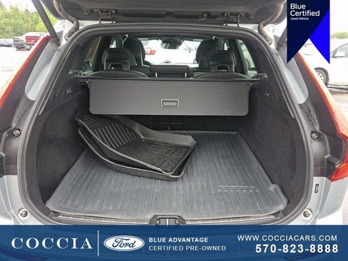 Used 2018 Volvo XC60 T5 Momentum w/ Vision Package AWD/4WD image 28