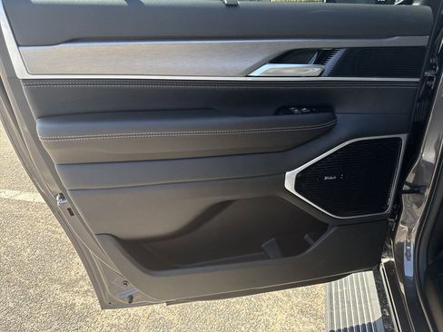New 2026 Jeep Grand Wagoneer L Limited image 23