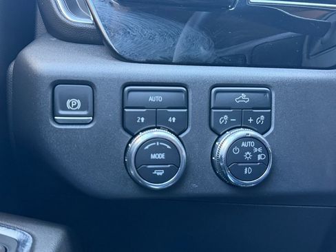 Used 2024 GMC Sierra 1500 Elevation image 22