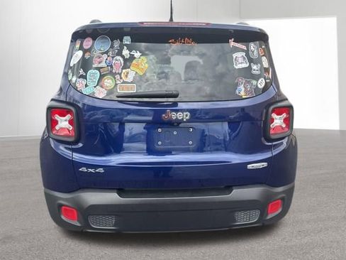 Used 2017 Jeep Renegade Latitude w/ Cold Weather Group image 5