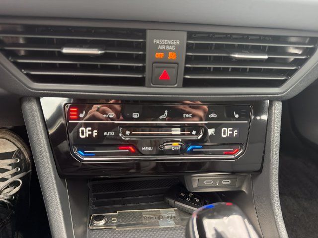 Certified 2025 Volkswagen Jetta SE w/ Sunroof Package FWD image 19