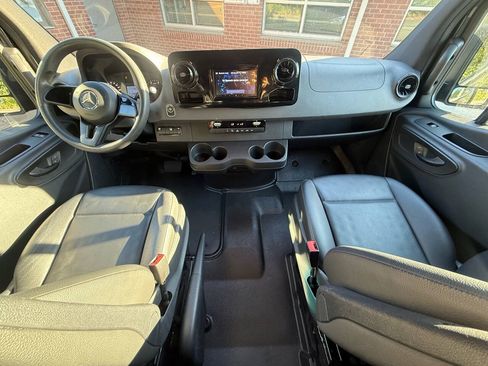 Used 2019 Mercedes-Benz Sprinter 170 image 10