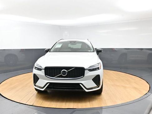 Used 2024 Volvo XC60 B5 Core w/ Protection Package Premier AWD/4WD image 40