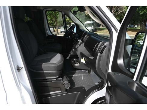 Used 2024 RAM ProMaster 2500 w/ Convenience Group FWD image 15