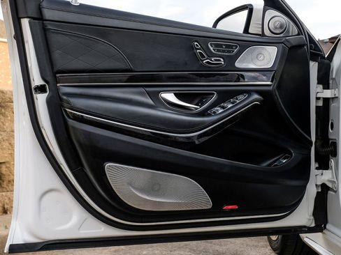 Used 2019 Mercedes-Benz S 560e w/ AMG Line Exterior image 48