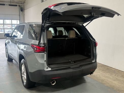Used 2023 Chevrolet Traverse LS AWD/4WD image 4