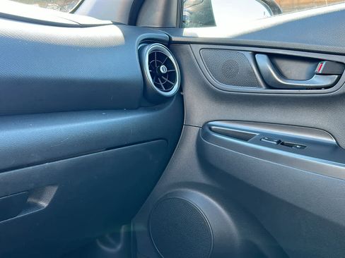 Used 2023 Hyundai Kona SEL image 12