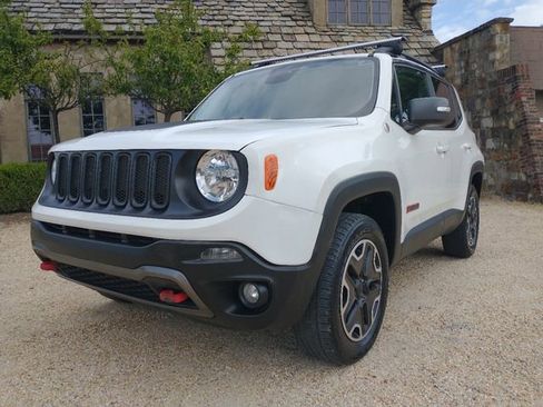 Used 2017 Jeep Renegade Trailhawk w/ Popular Equipment Group image 6