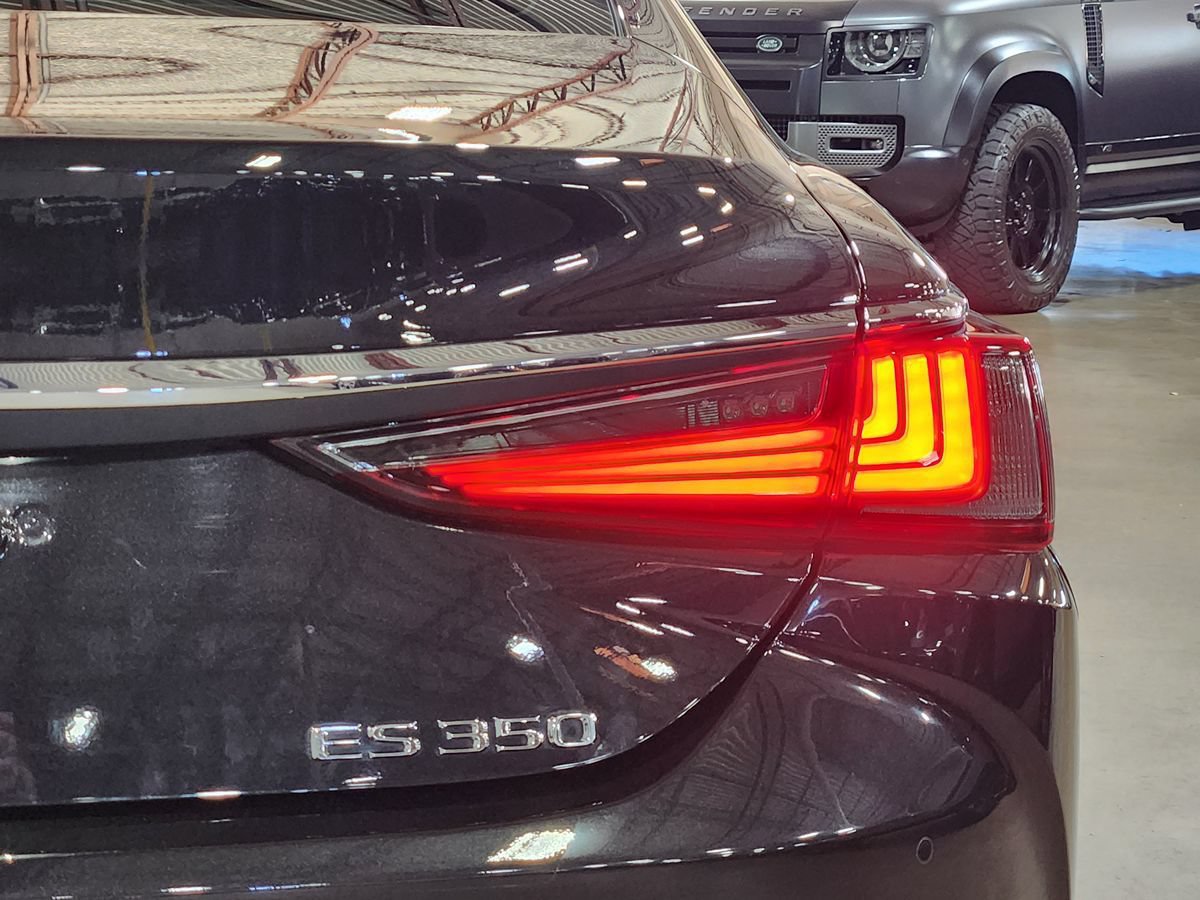 Used 2024 Lexus ES 350 w/ Premium Package FWD image 18