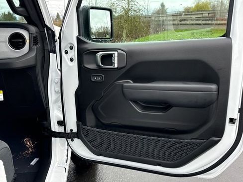 New 2026 Jeep Gladiator Sport image 22